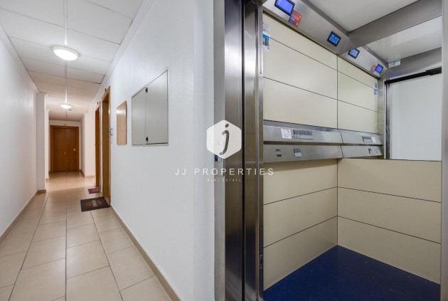 Tweedehands - Appartement / flat -
Torrevieja - Estacion de autobuses