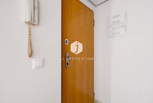 Tweedehands - Appartement / flat -
Torrevieja - Estacion de autobuses