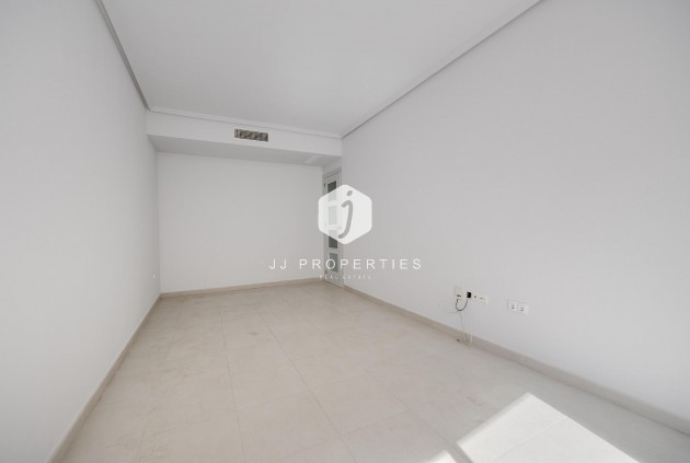 Tweedehands - Appartement / flat -
Torrevieja - Estacion de autobuses