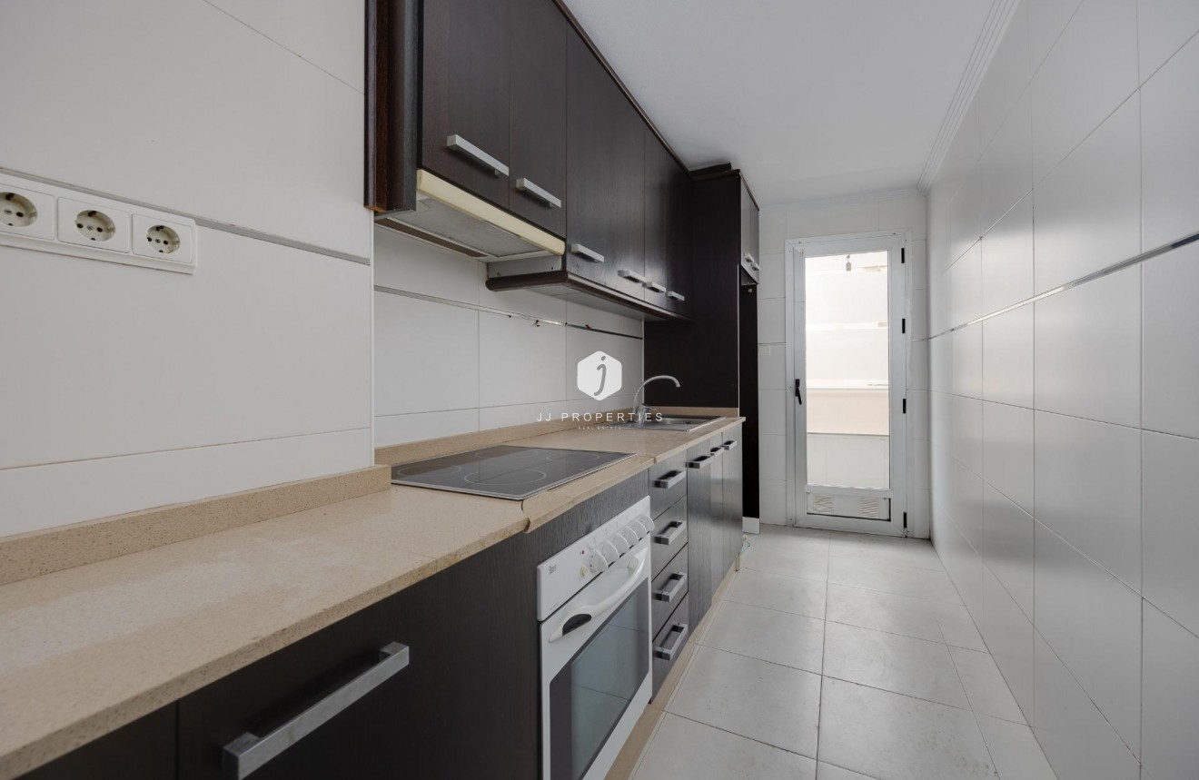 Tweedehands - Appartement / flat -
Torrevieja - Estacion de autobuses