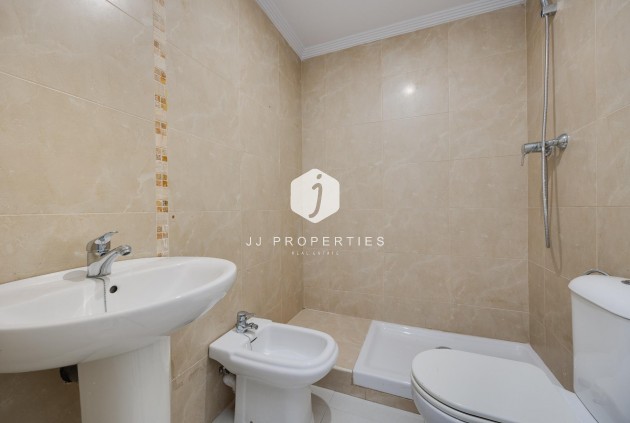 Tweedehands - Appartement / flat -
Torrevieja - Estacion de autobuses