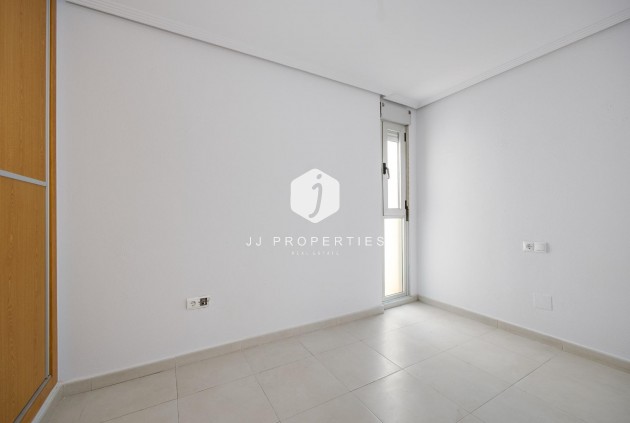 Tweedehands - Appartement / flat -
Torrevieja - Estacion de autobuses