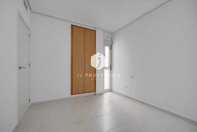 Tweedehands - Appartement / flat -
Torrevieja - Estacion de autobuses