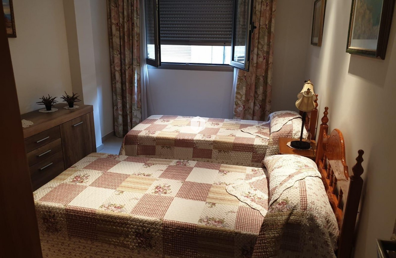 Tweedehands - Appartement / flat -
Torrevieja - Las Piscinas Naturales