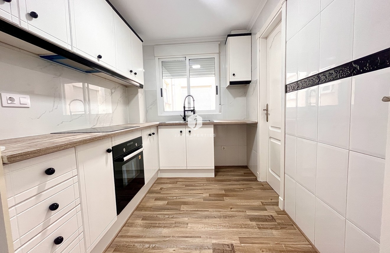 Tweedehands - Appartement / flat -
San Miguel de Salinas - Inland