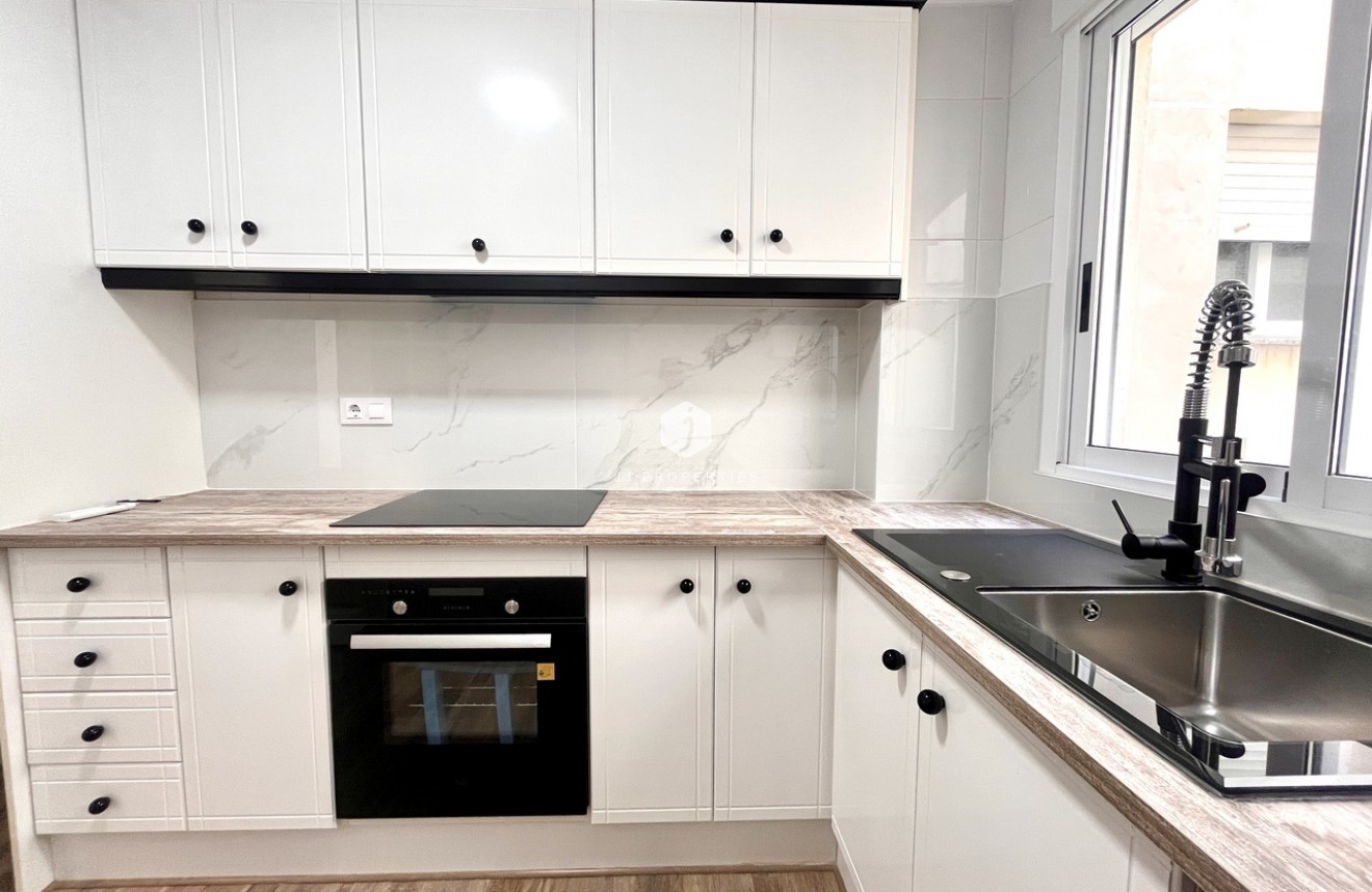 Tweedehands - Appartement / flat -
San Miguel de Salinas - Inland