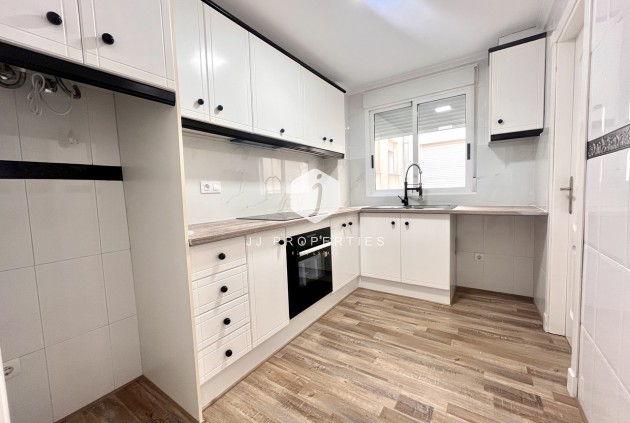 Tweedehands - Appartement / flat -
San Miguel de Salinas - Inland