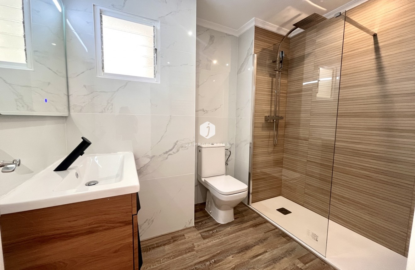 Tweedehands - Appartement / flat -
San Miguel de Salinas - Inland