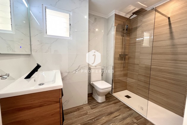 Tweedehands - Appartement / flat -
San Miguel de Salinas - Inland