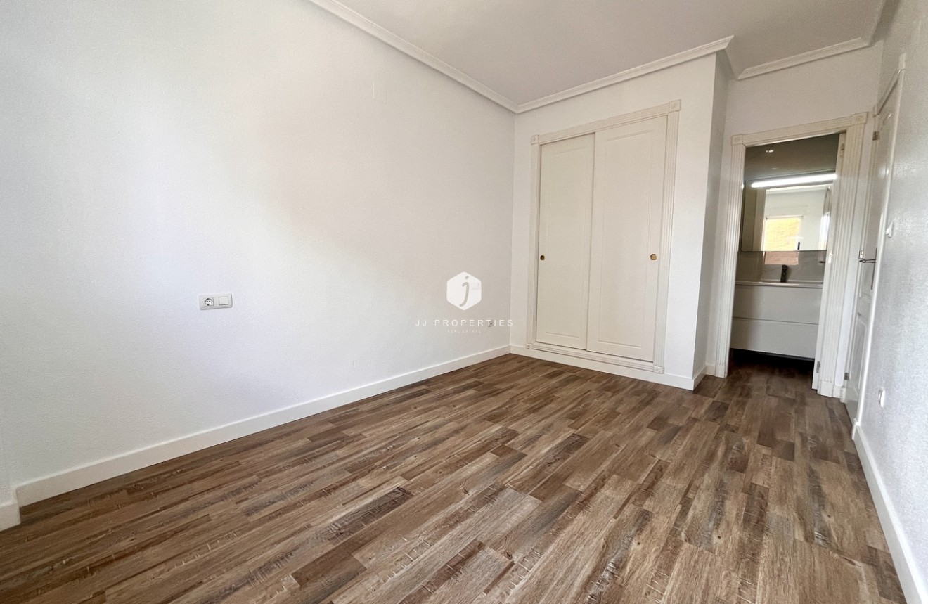 Tweedehands - Appartement / flat -
San Miguel de Salinas - Inland