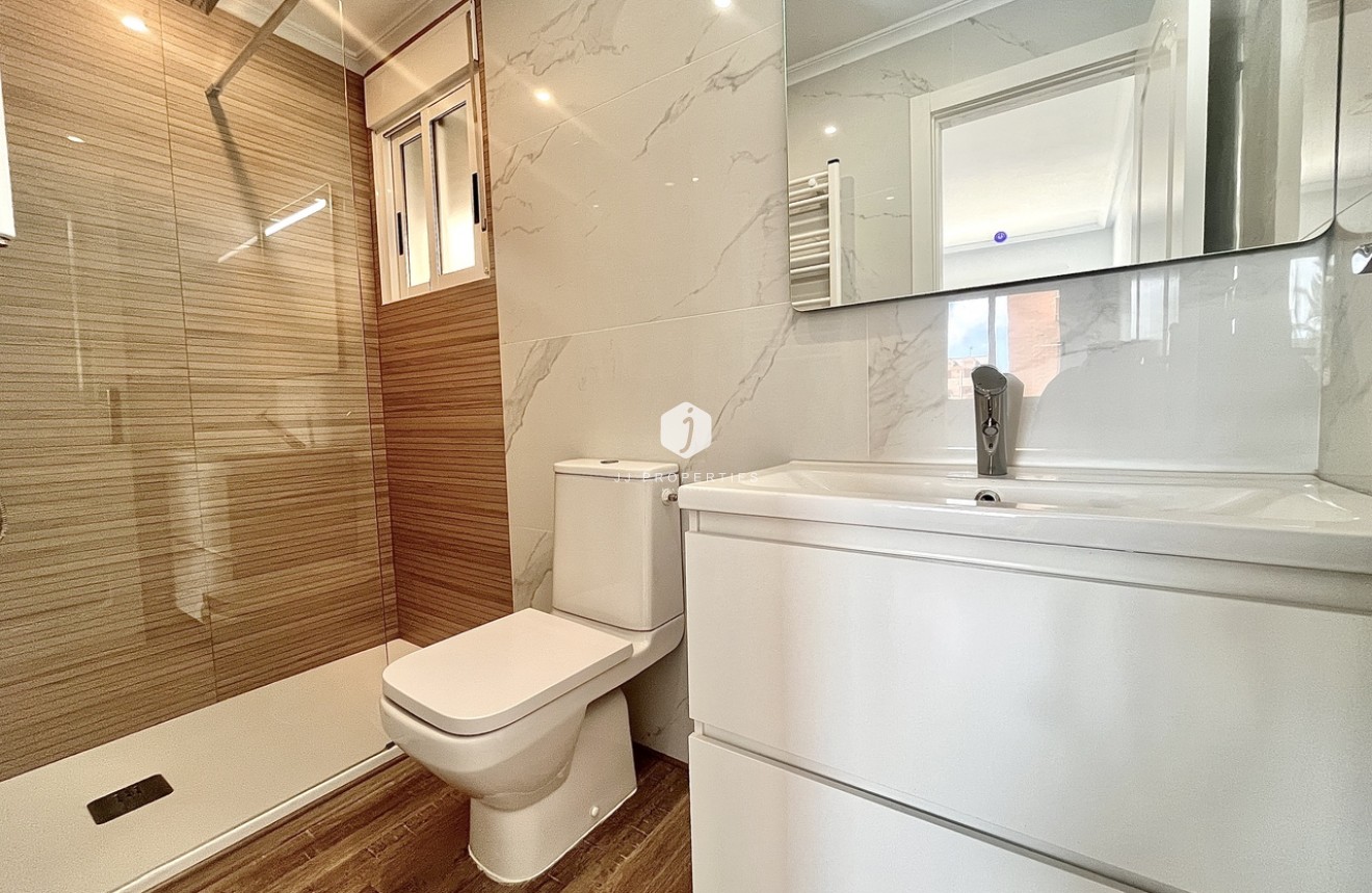 Tweedehands - Appartement / flat -
San Miguel de Salinas - Inland