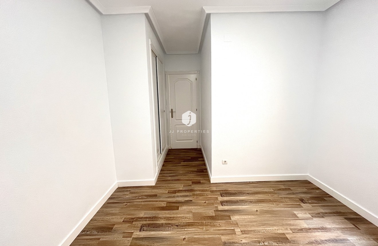 Tweedehands - Appartement / flat -
San Miguel de Salinas - Inland