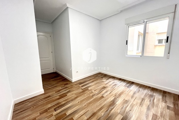 Tweedehands - Appartement / flat -
San Miguel de Salinas - Inland