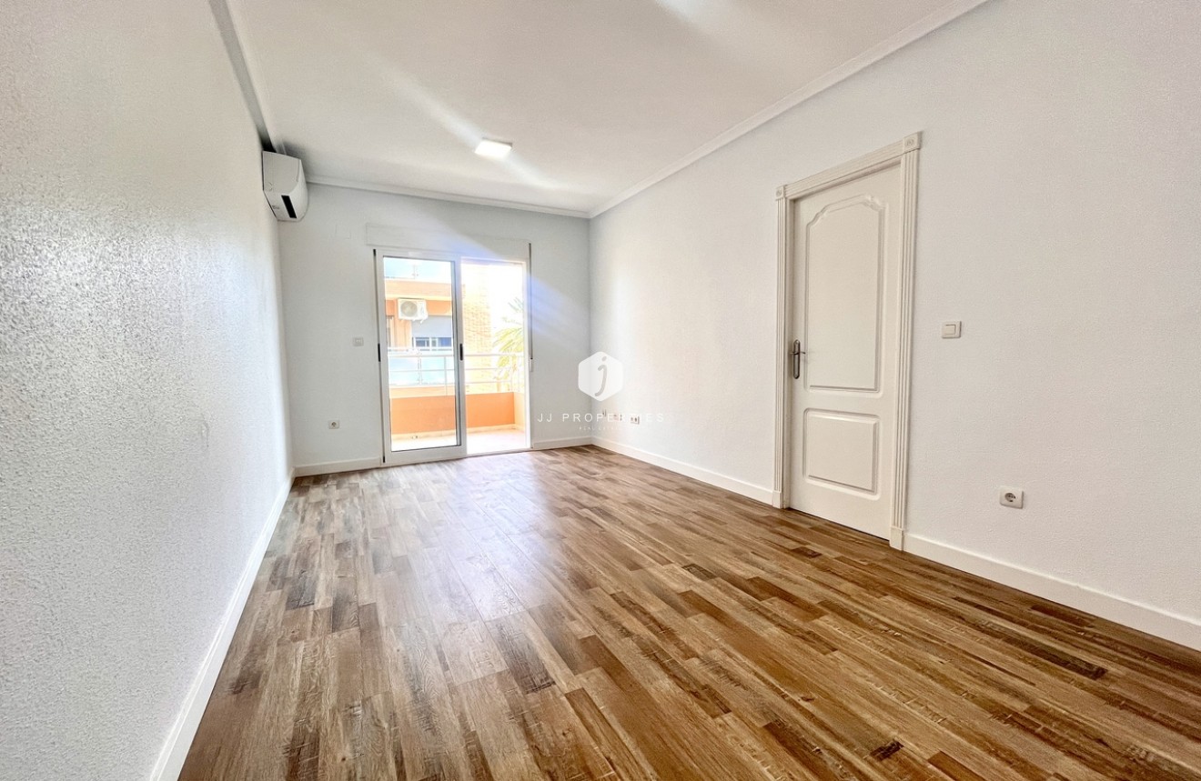 Tweedehands - Appartement / flat -
San Miguel de Salinas - Inland