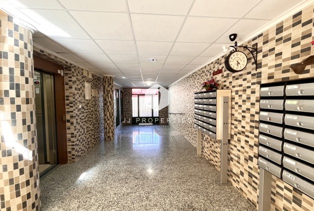 Tweedehands - Appartement / flat -
San Miguel de Salinas - Inland