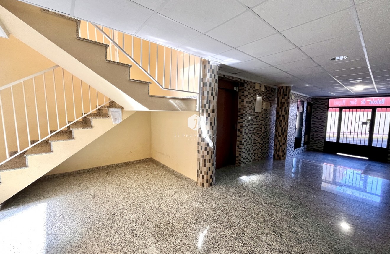 Tweedehands - Appartement / flat -
San Miguel de Salinas - Inland