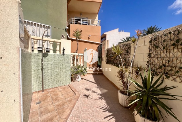 Tweedehands - Appartement / flat -
San Miguel de Salinas - Inland