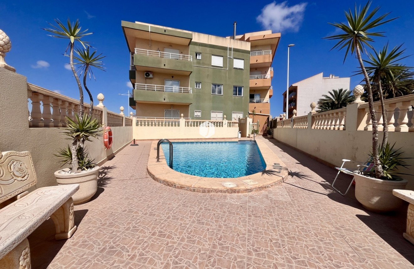Tweedehands - Appartement / flat -
San Miguel de Salinas - Inland