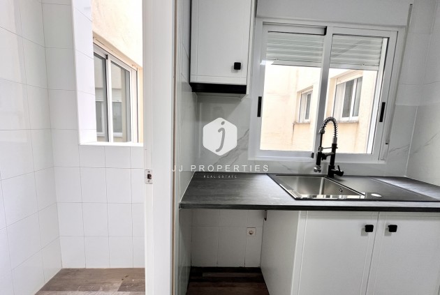 Tweedehands - Appartement / flat -
San Miguel de Salinas - Inland