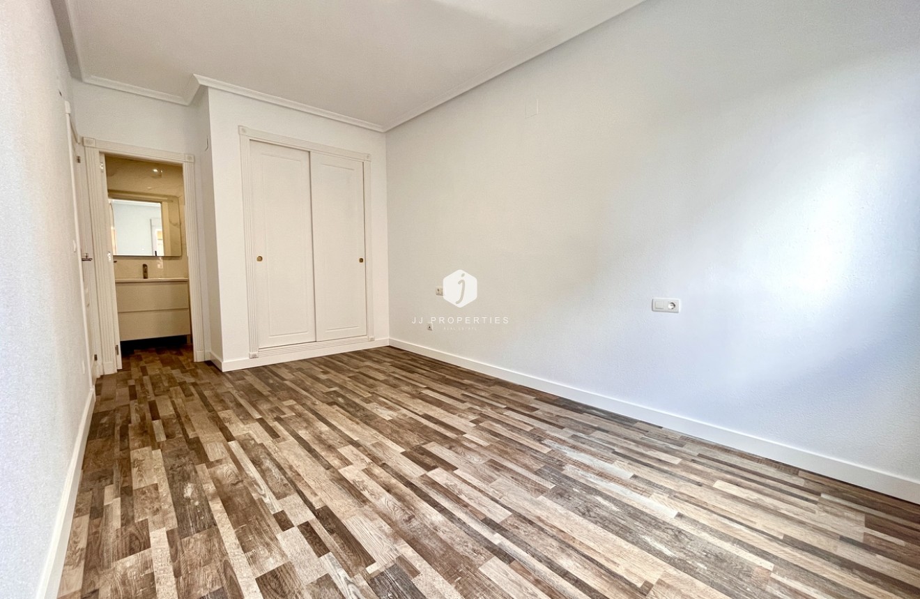 Tweedehands - Appartement / flat -
San Miguel de Salinas - Inland