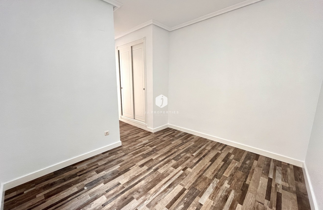 Tweedehands - Appartement / flat -
San Miguel de Salinas - Inland