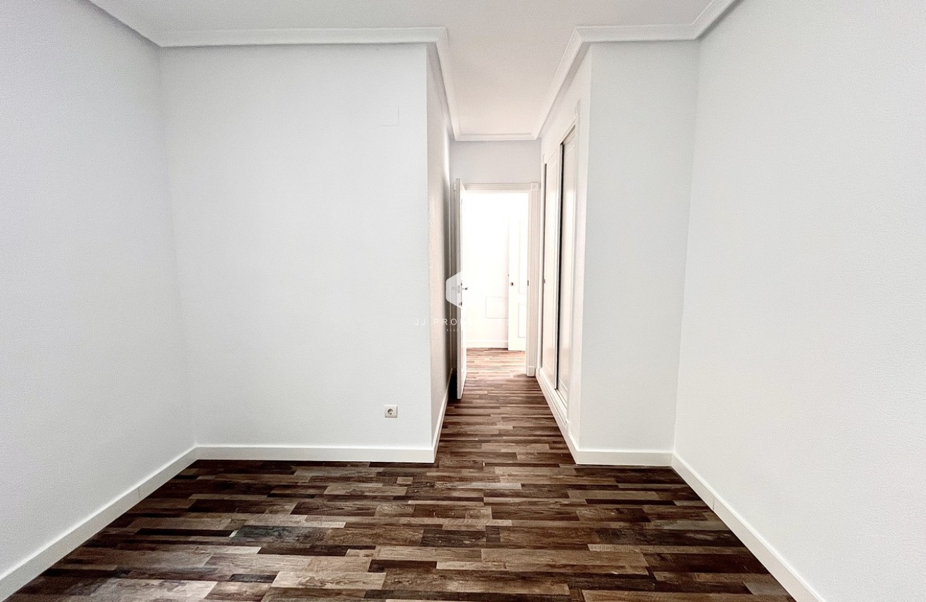 Tweedehands - Appartement / flat -
San Miguel de Salinas - Inland