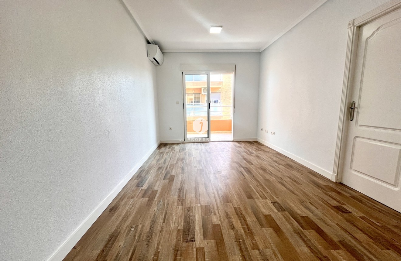 Tweedehands - Appartement / flat -
San Miguel de Salinas - Inland
