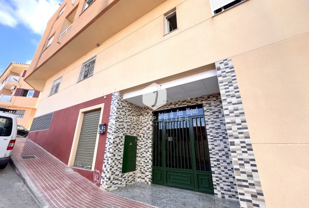 Tweedehands - Appartement / flat -
San Miguel de Salinas - Inland