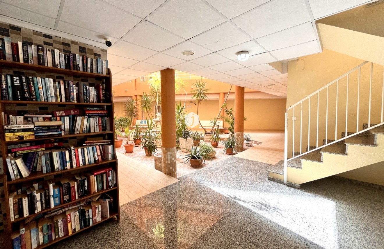 Tweedehands - Appartement / flat -
San Miguel de Salinas - Inland