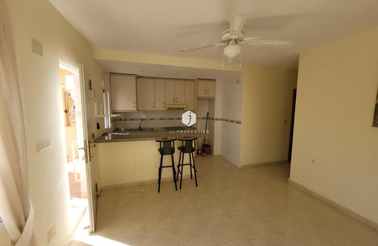 Tweedehands - Bungalow -
San Miguel de Salinas - Inland