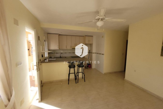 Tweedehands - Bungalow -
San Miguel de Salinas - Inland