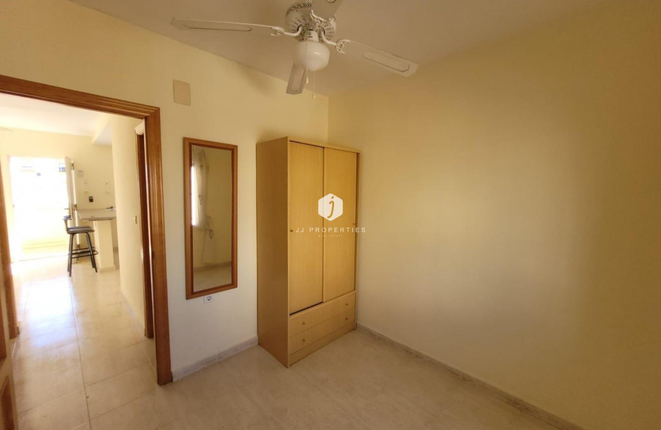 Tweedehands - Bungalow -
San Miguel de Salinas - Inland