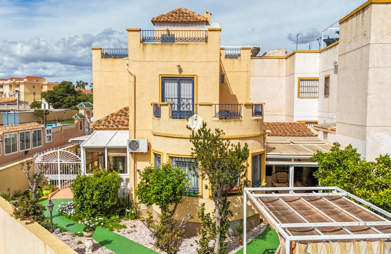 Tweedehands - Villa -
Orihuela Costa - Costa Blanca