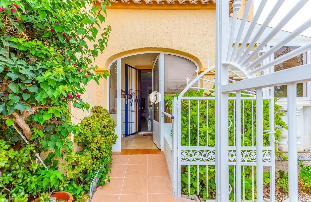 Tweedehands - Villa -
Orihuela Costa - Costa Blanca