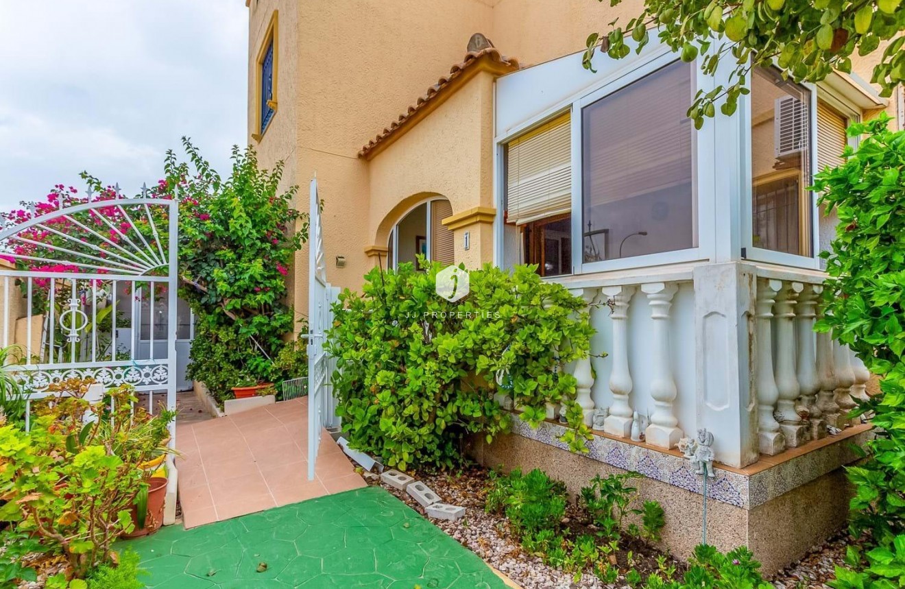 Tweedehands - Villa -
Orihuela Costa - Costa Blanca