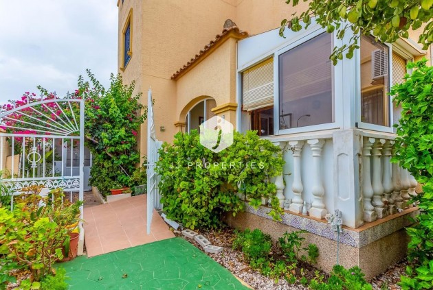 Tweedehands - Villa -
Orihuela Costa - Costa Blanca