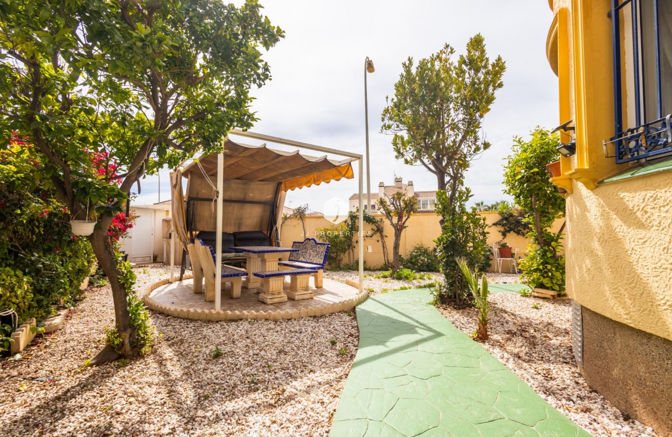 Tweedehands - Villa -
Orihuela Costa - Costa Blanca