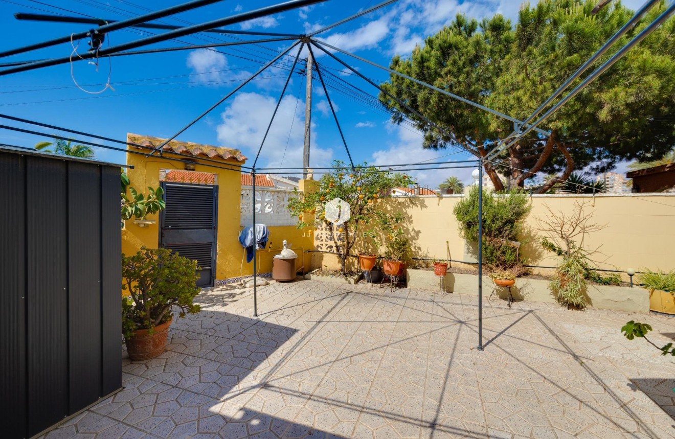 Tweedehands - Villa -
Torrevieja - aguas nuevas