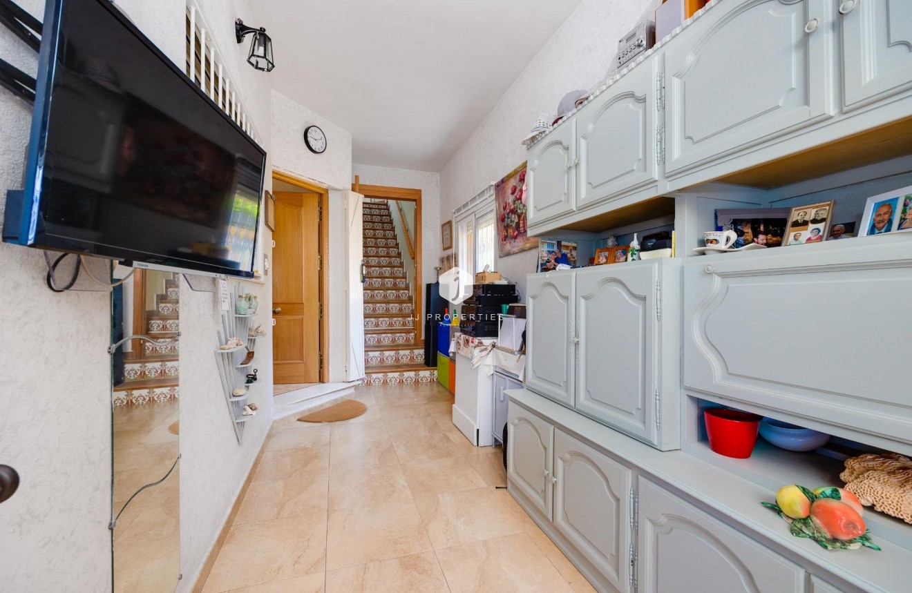 Tweedehands - Villa -
Torrevieja - aguas nuevas