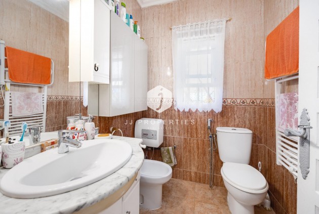 Tweedehands - Villa -
Torrevieja - aguas nuevas