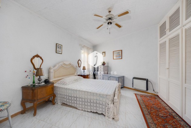 Tweedehands - Villa -
Torrevieja - aguas nuevas