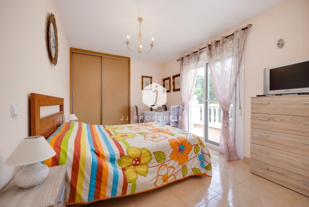 Tweedehands - Villa -
Torrevieja - aguas nuevas