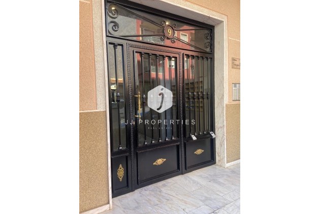 Tweedehands - Appartement / flat -
Torrevieja - Costa Blanca