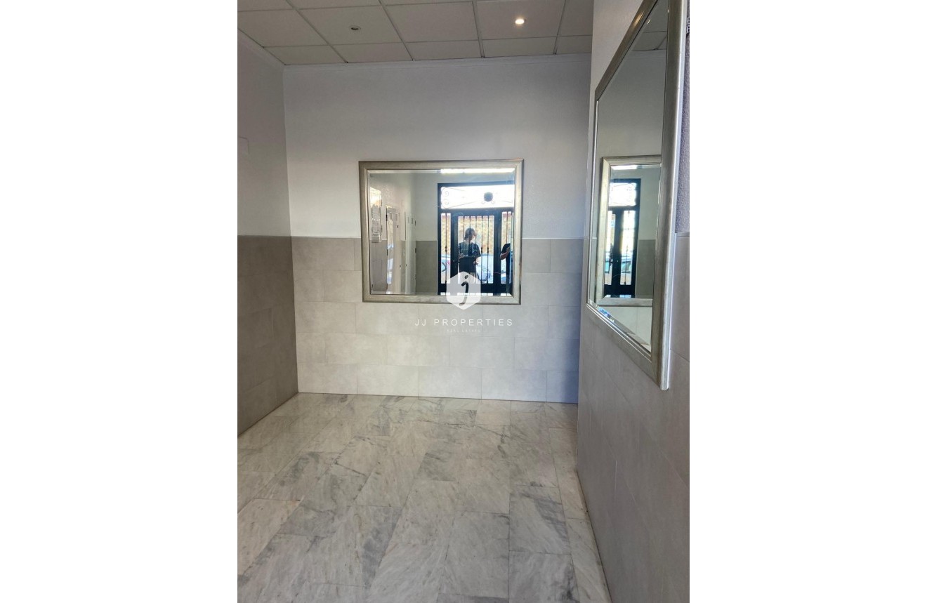 Tweedehands - Appartement / flat -
Torrevieja - Costa Blanca