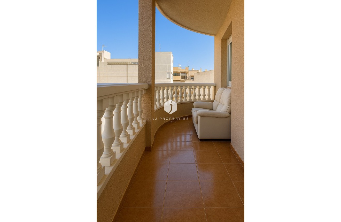 Tweedehands - Appartement / flat -
Torrevieja - Costa Blanca
