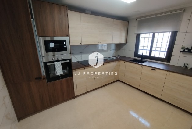 Tweedehands - Chalet -
San Miguel de Salinas - Inland