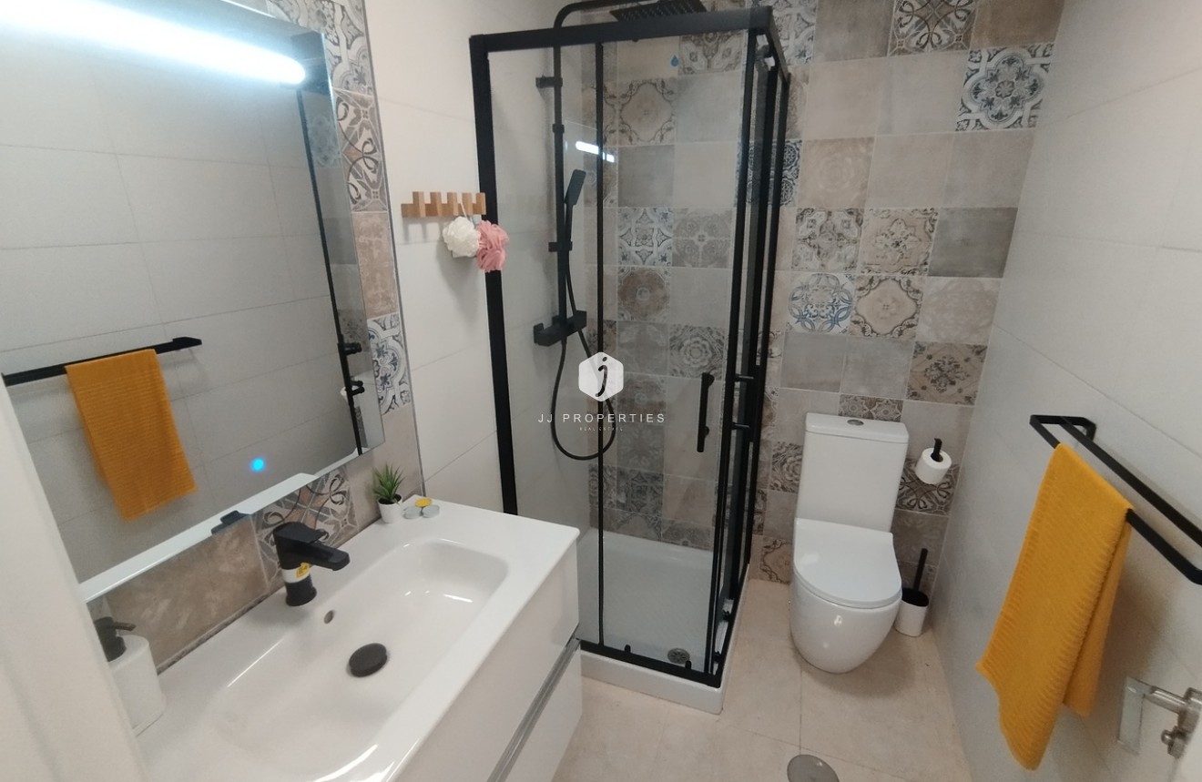 Tweedehands - Chalet -
San Miguel de Salinas - Inland