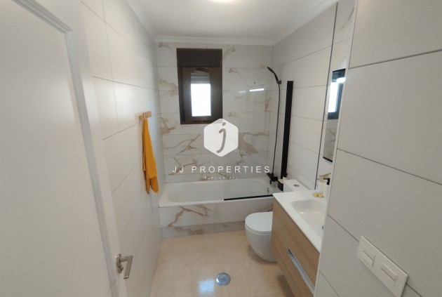 Tweedehands - Chalet -
San Miguel de Salinas - Inland