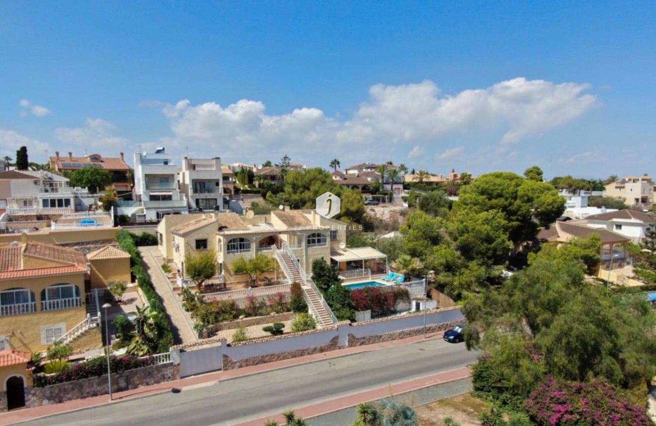 Tweedehands - Villa -
Torrevieja - Costa Blanca