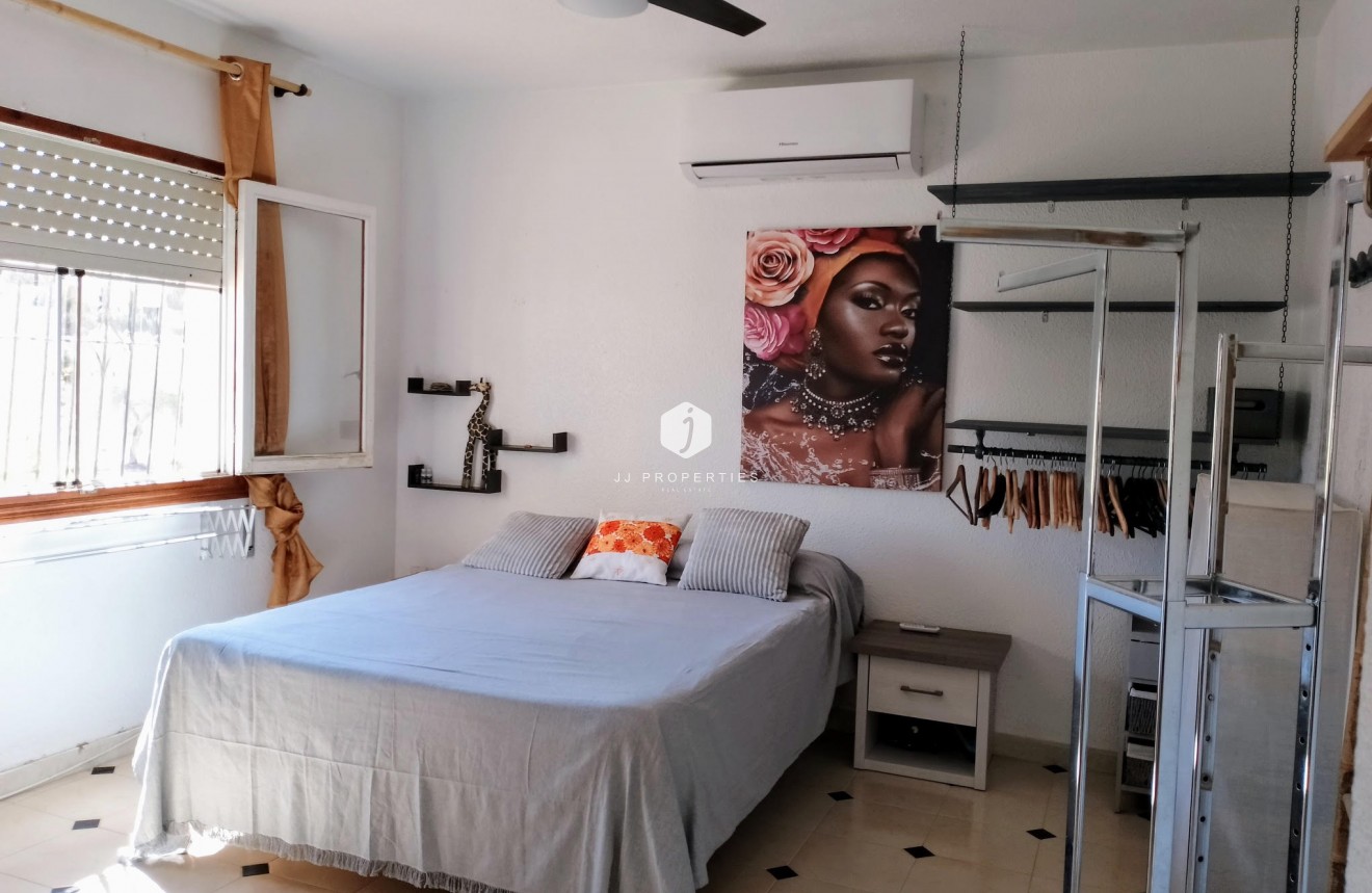 Tweedehands - Villa -
Torrevieja - Costa Blanca